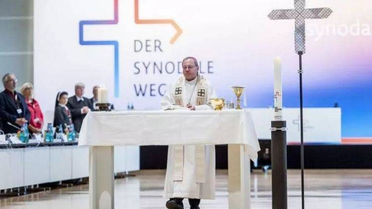 'Via sinodal' alemã é adiada até 2023: assembleia termina abruptamente após votos sobre moralidade sexual e sacerdócio